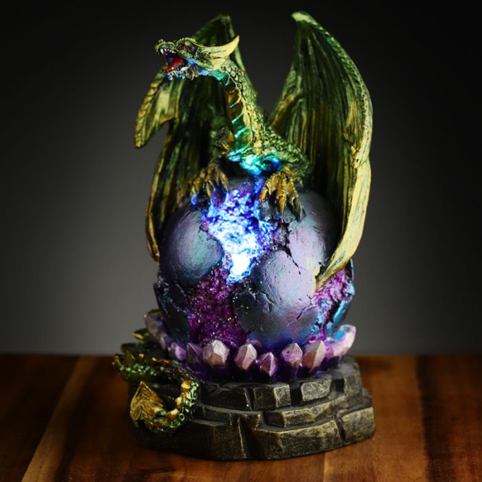 Drago verde della leggenda oscura con led
